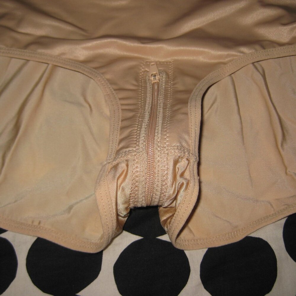 NWT SHAPELLX AirSlim Butt-Lifting High Waist Panty Beige Size 6 X - Picture 4 of 9
